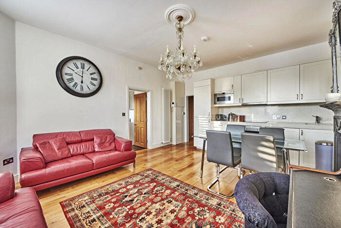 2 Bedroom Apartment To Rent In Beaconsfield Road, St Albans, Hertfordshire, AL1