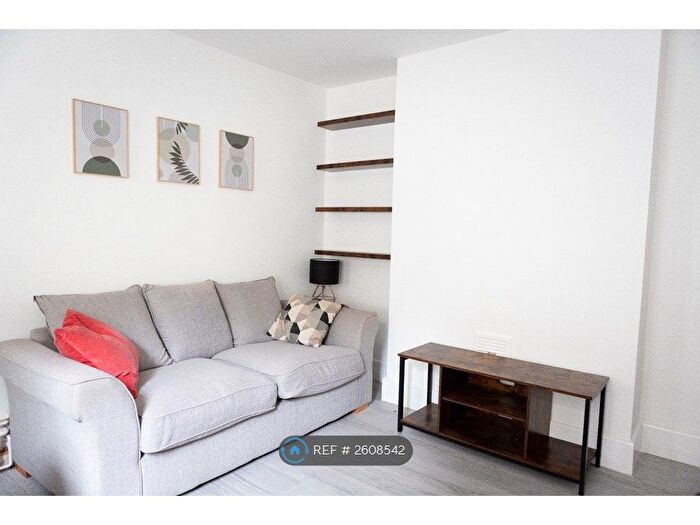 1 Bedroom Flat To Rent In Dancer Road, London, SW6