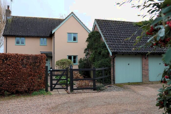 4 Bedroom Detached House For Sale In St. Marys Close, Wilby, Eye, IP21