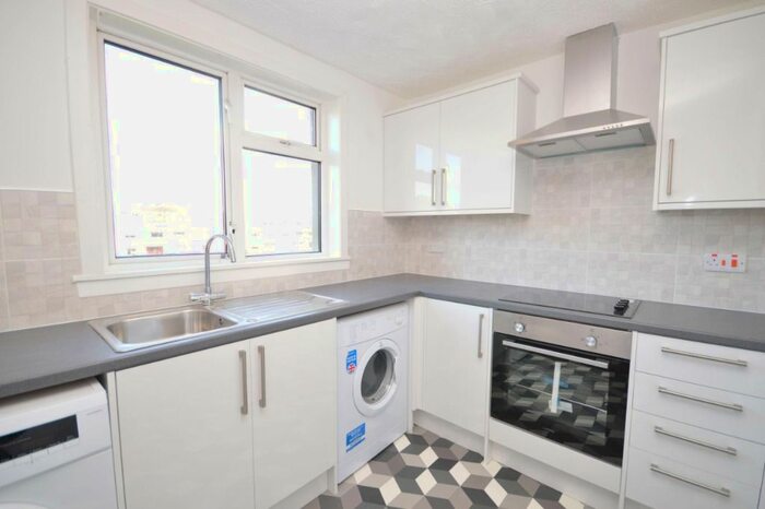 2 Bedroom Flat To Rent In Chatham, Westwood, East Kilbride, South Lanarkshire, G75