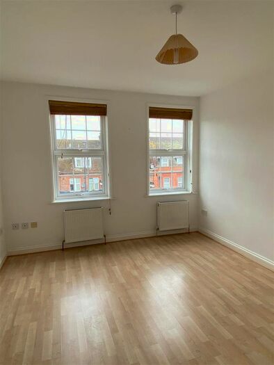 1 Bedroom Flat To Rent In Bridge Street, Pinner, HA5