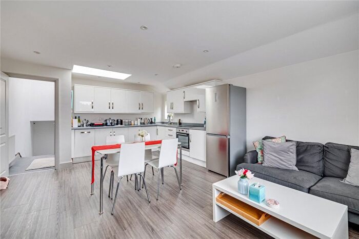 2 Bedroom Flat To Rent In Perrymead Street, London, SW6