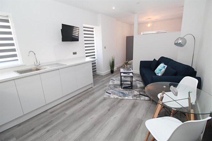 1 Bedroom Flat To Rent In Albany Road, Roath, Cardiff, CF24