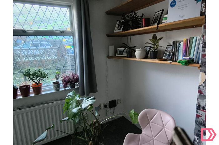 3 Bedroom Semi Detached House To Rent In Coxford Road, Southampton, Southampton, SO16