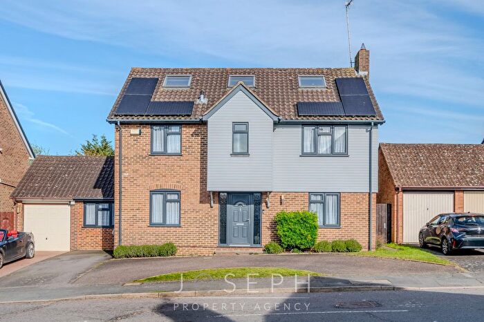 6 Bedroom Detached House For Sale In Bladen Drive, Rushmere St. Andrew, IP4