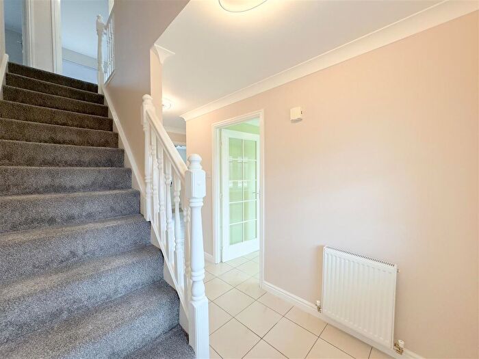 4 Bedroom Detached House For Sale In Toftcombs Avenue, Stonehouse, ML9