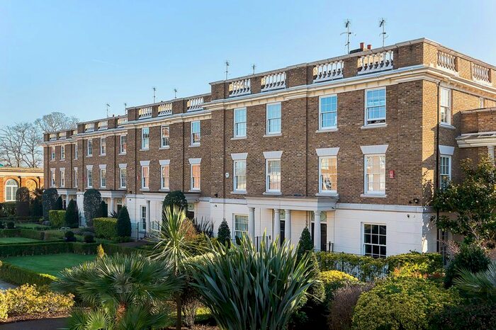 5 Bedroom Town House To Rent In Corsellis Square, Twickenham, TW1