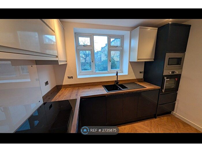 4 Bedroom Flat To Rent In Brixton, London, SW2