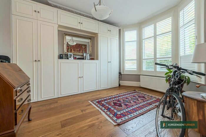2 Bedroom Maisonette To Rent In Sulgrave Road, Hammersmith, London, W6