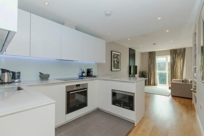 1 Bedroom Flat To Rent In Spinnaker House, Battersea Reach, SW18