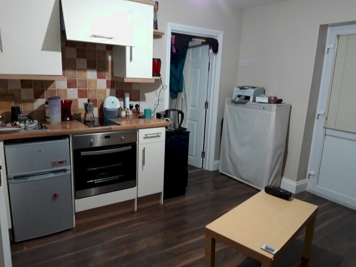 1 Bedroom Studio To Rent In Seaford Road, West Ealing, W13