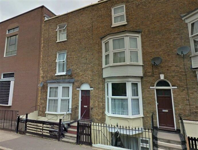 2 Bedroom Apartment To Rent In Hardres Street, Ramsgate, CT11