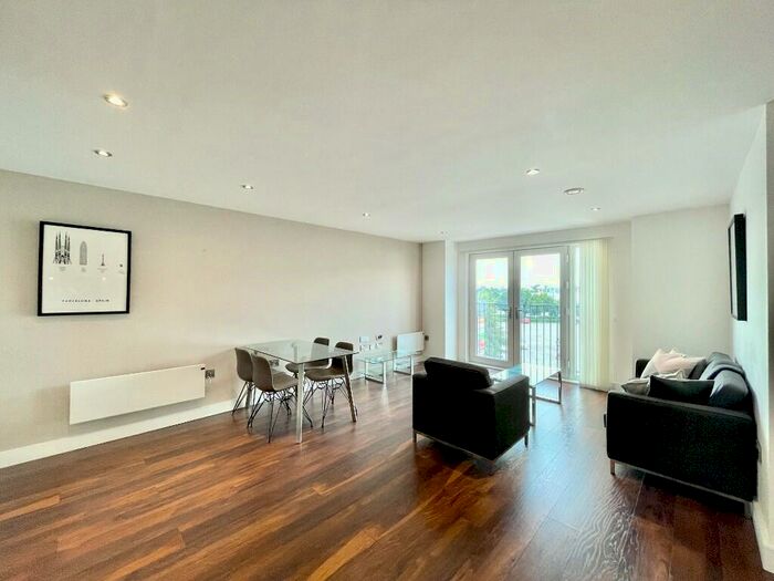 2 Bedroom Flat To Rent In Ordsall Lane, Manchester, Greater Manchester, M5