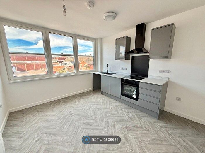 1 Bedroom Flat To Rent In Market Place, Mansfield, NG18