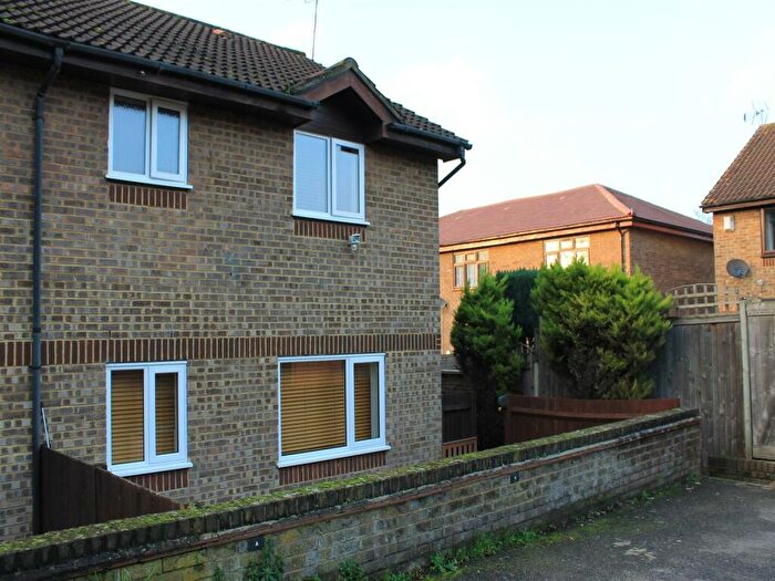 1 Bedroom House To Rent In Mountfield Way, Orpington, BR5
