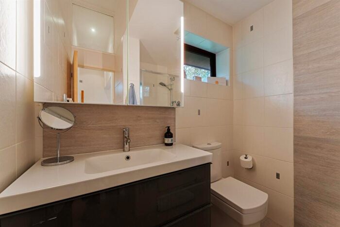 4 Bedroom Detached House For Sale In Broadstone, BH18 - Photo 12