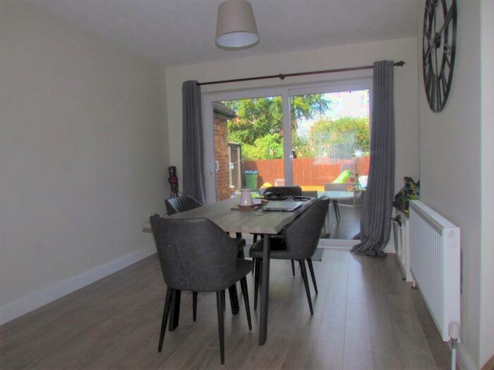 3 Bedroom Semi Detached House To Rent In Bletchley, MK3