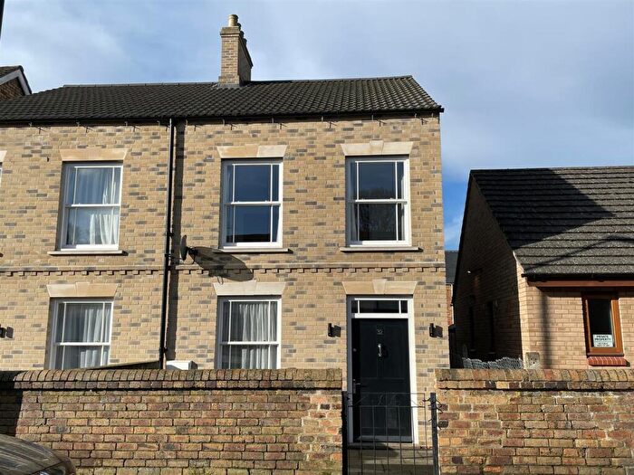 4 Bedroom Semi-Detached House To Rent In Conduit Road, Stamford, PE9