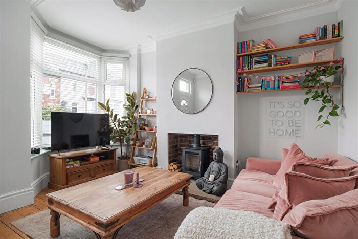 3 Bedroom Terraced House For Sale In South View Road, Nether Edge, S7