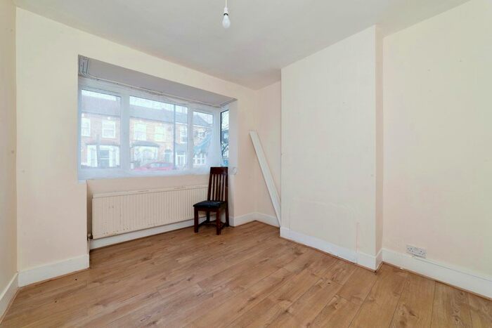 3 Bedroom Terraced House For Sale In Cranbourne Road, Leyton, London, E15