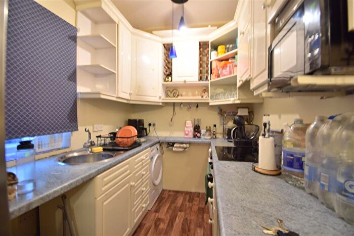 2 Bedroom Flat For Sale In Parliament Street, Gloucester, GL1