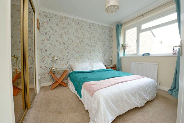 3 Bedroom Terraced House For Sale In Beechbrook Avenue, Yateley, GU46
