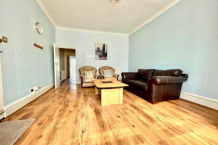 1 Bedroom Flat To Rent In Mayfair Avenue, Ilford, IG1