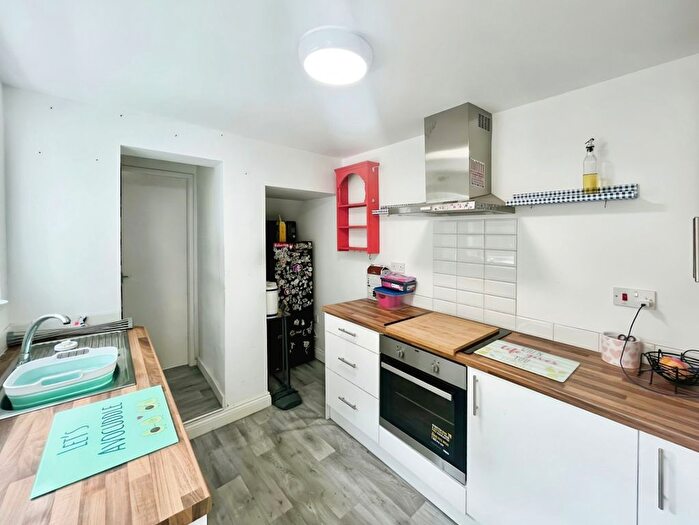 2 Bedroom Flat To Rent In Victoria Road East, Hebburn, NE31