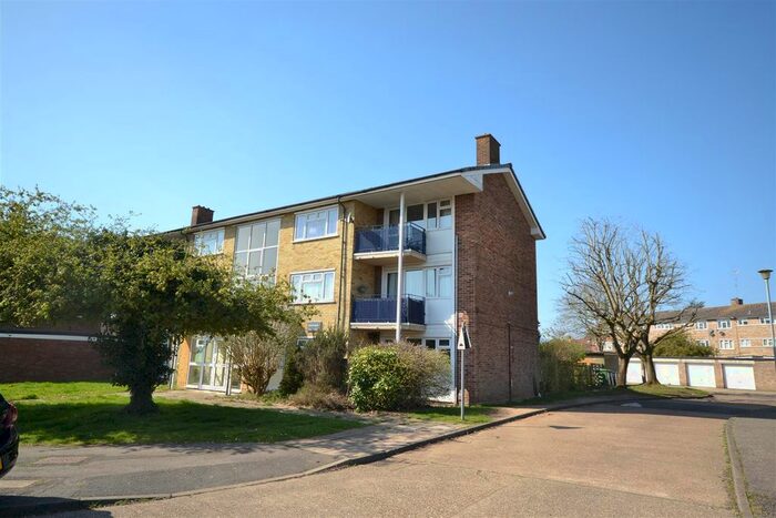 2 Bedroom Flat To Rent In Grove Crescent, Croxley Green, Rickmansworth, WD3