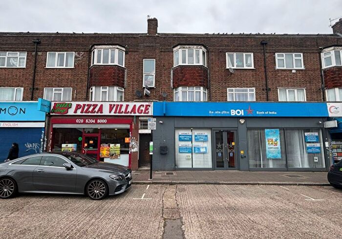 4 Bedroom Flat For Sale In D Kenton Road, Harrow, Middlesex, HA3