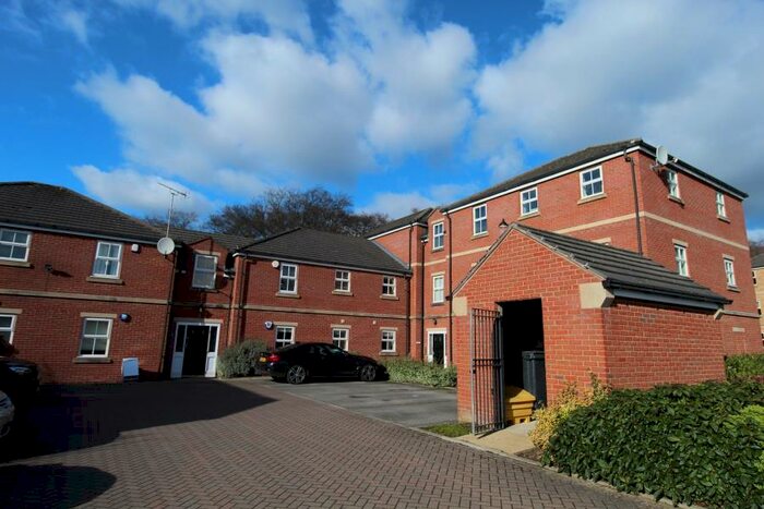 2 Bedroom Flat To Rent In Caraway Court, Meanwood, Leeds, LS6