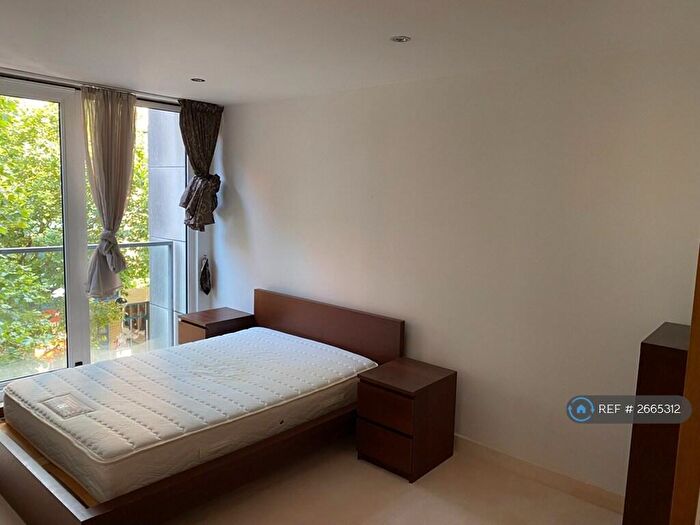 3 Bedroom Flat To Rent In Marmara Apartments, London, E16