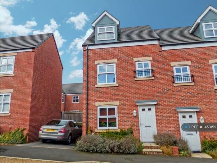 3 Bedroom Semi-Detached House To Rent In Fleetwood Way, Gateshead, NE8