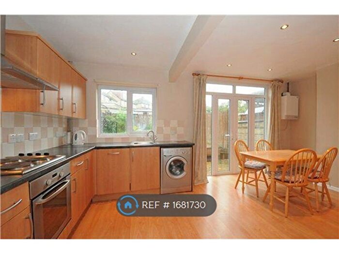 3 Bedroom Semi-Detached House To Rent In Marston Road, Oxford, OX3