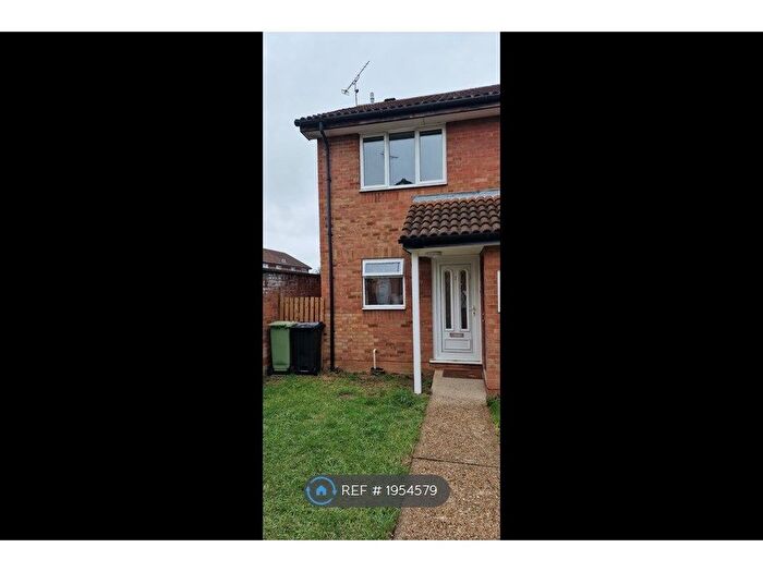 2 Bedroom End Of Terrace House To Rent In Avery Court, Milton Keynes, MK16
