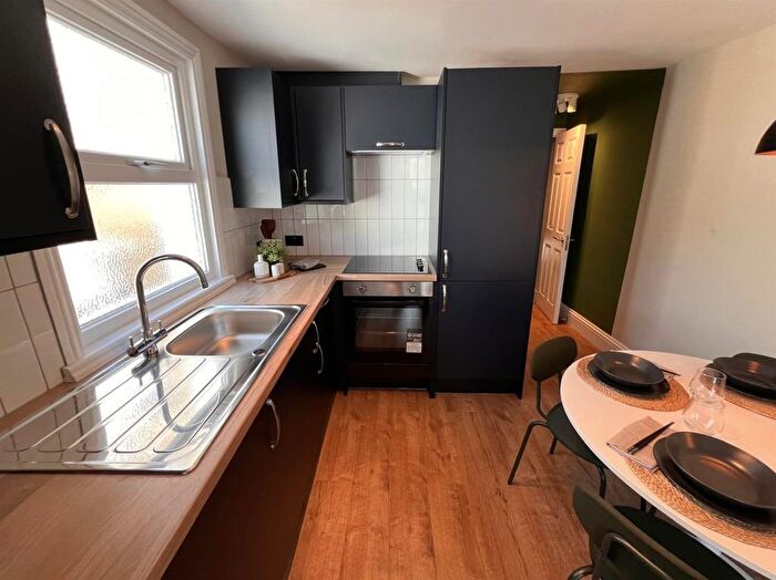 2 Bedroom Flat To Rent In Colworth Road, Leytonstone, E11