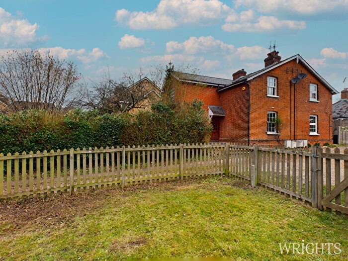 3 Bedroom Semi Detached House For Sale In Station Road, Digswell, Welwyn, AL6