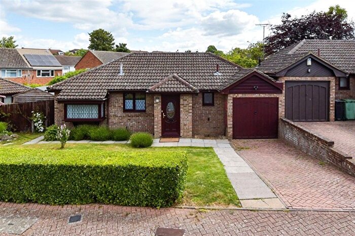 2 Bedroom Detached Bungalow For Sale In Caernarvon Drive, Maidstone, Kent, ME15