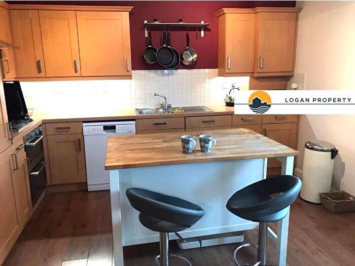 3 Bedroom Flat To Rent In Tower Place, Edinburgh, EH6