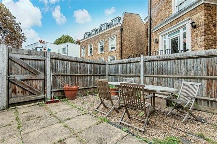 4 Bedroom Semi-Detached House To Rent In Stockwell Park Road, Stockwell, SW9