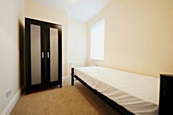 2 Bedroom Flat To Rent In Northwood Road, Thornton Heath, CR7