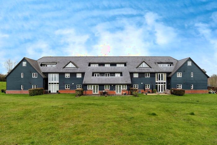 2 Bedroom Flat For Sale In Cornsland Close, Upminster, RM14