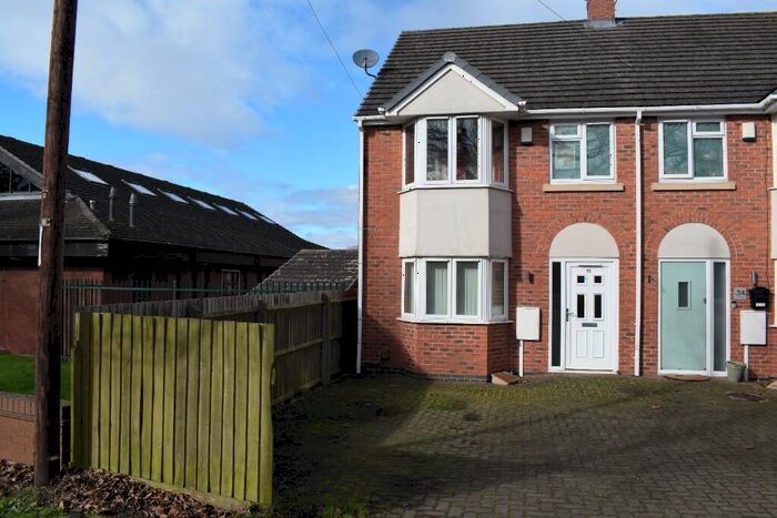 3 Bedroom Semi-Detached House To Rent In Old Hinckley Road, Nuneaton, Warwickshire, CV10