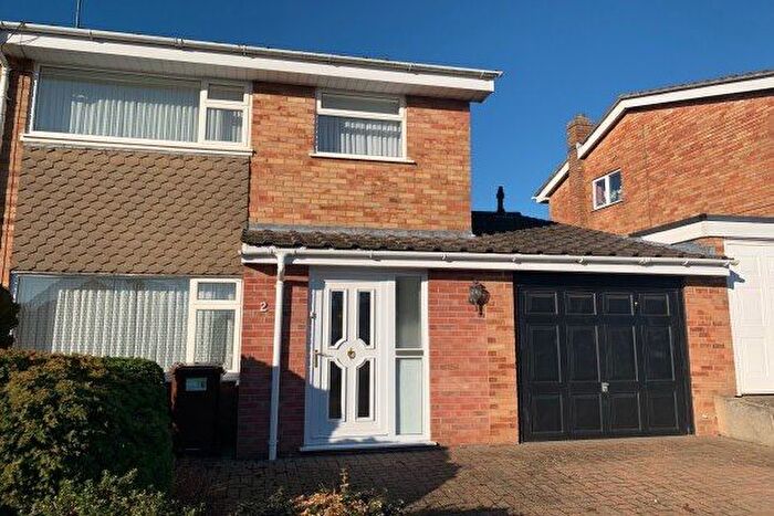 3 Bedroom Semi-Detached House To Rent In Cornfield Close, Northampton, NN2