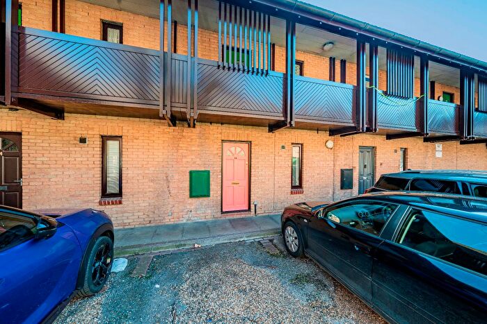 Studio For Sale In Osborne Street, Slough, SL1