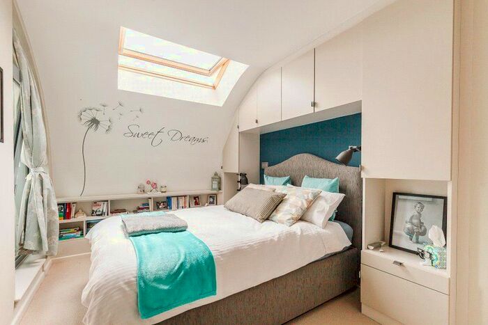 2 Bedroom Flat To Rent In Blackthorn Avenue, Islington, N7
