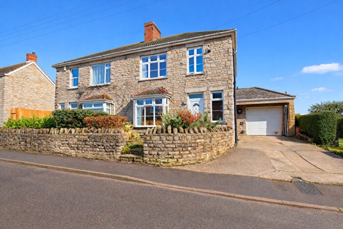 3 Bedroom Semi-Detached House For Sale In Jubilee Road, Street, BA16