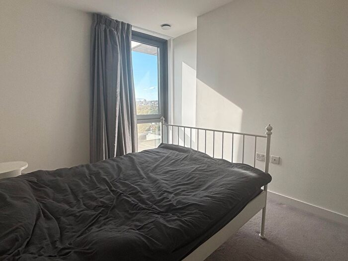 2 Bedroom Flat To Rent In Carriage House, City North Place, London, N4