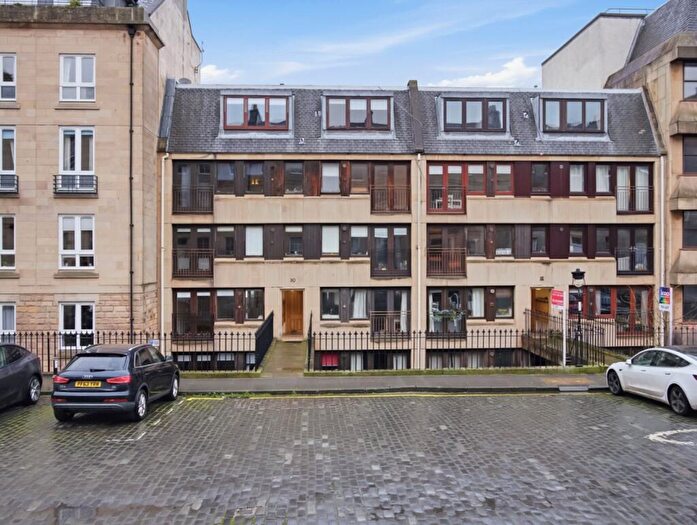 2 Bedroom Flat For Sale In / Fettes Row, New Town, Edinburgh, EH3