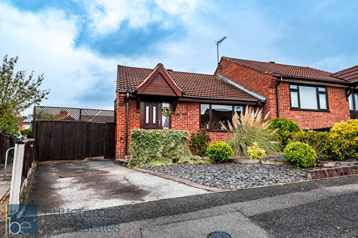 2 Bedroom Semi-Detached Bungalow For Sale In Old Mill Crescent, Newark, NG24
